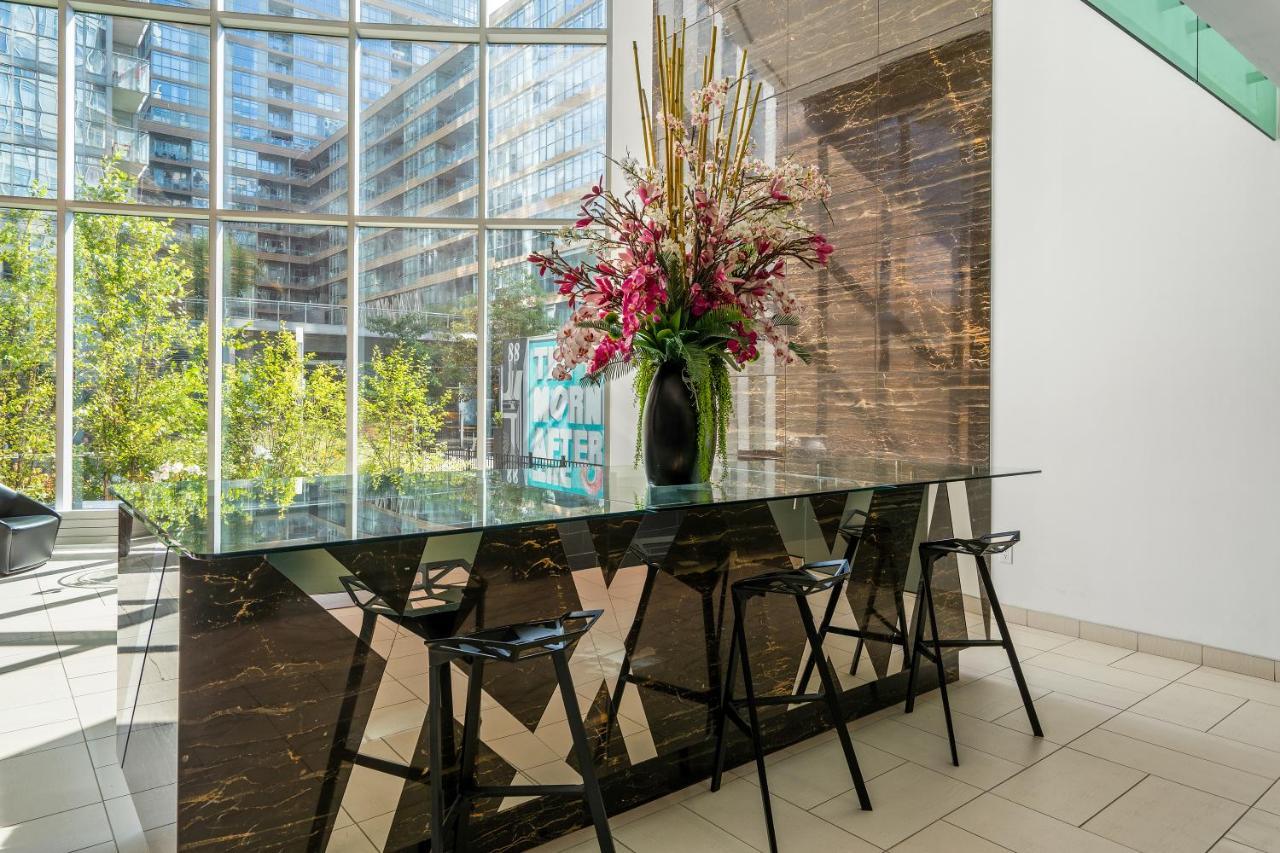 The Perfect Getaway Apartment Toronto Luaran gambar