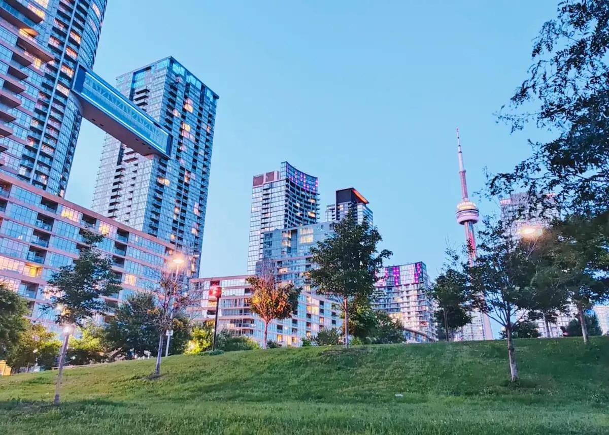 The Perfect Getaway Apartment Toronto Luaran gambar