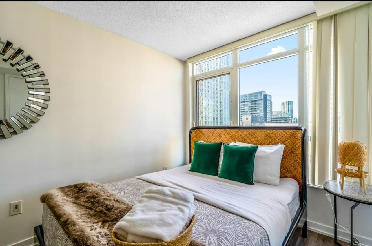 The Perfect Getaway Apartment Toronto Luaran gambar